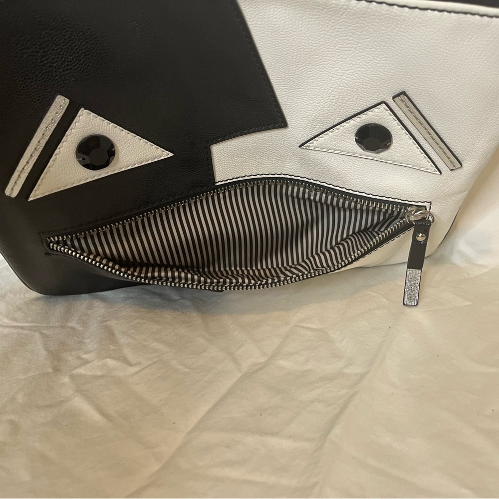 Nine West two faced black and white clutch - Picture 6 of 9